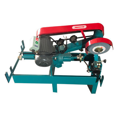 Machine de broyage automatique à lame de scie à bois